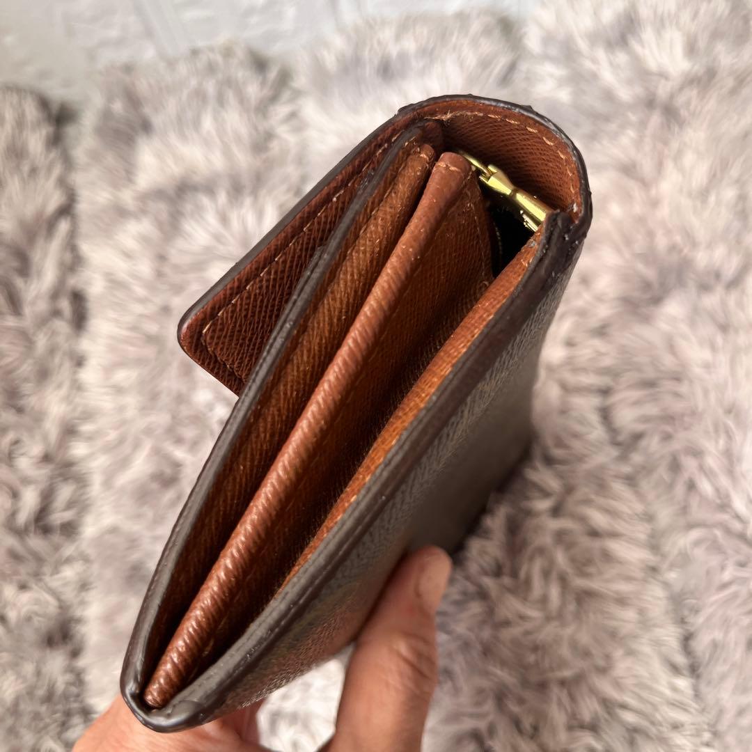 ルイヴィトン　ポルトフォイユサラ　長財布　モノグラム　メンズ　レディース