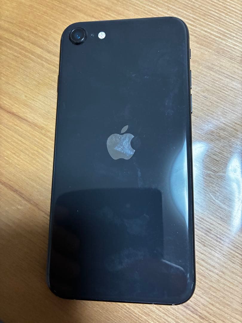 iPhone se第2世代64GBブラック ひび割れあり