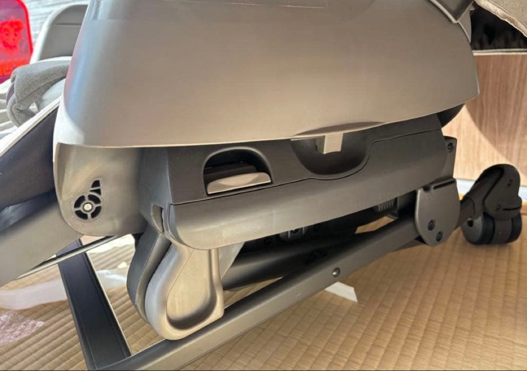 Combi AUTO SWING Bed EG ベージュ