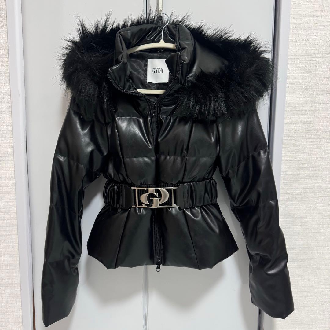 GYDA ベルト付きフェイクレザーショートダウンコート