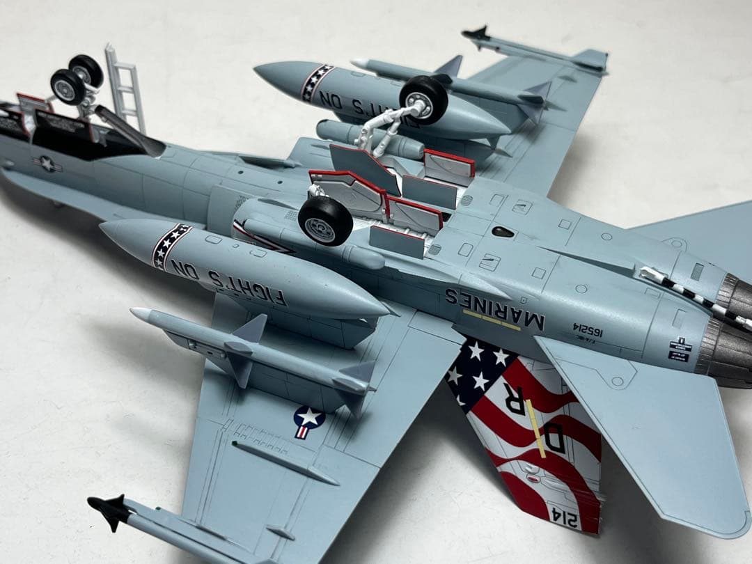 ハセガワ 1/72 F/A-18C （完成品×2）