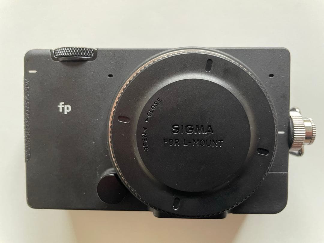 SIGMA fp ボディ 予備バッテリー2個・充電器付