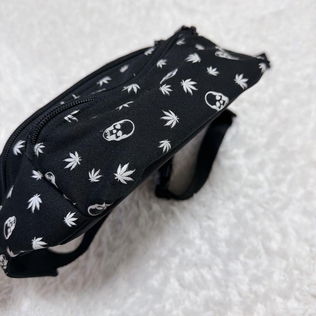 【未使用級】ルシアンペラフィネ　ドクロ　スカル　総柄　ウエストポーチ