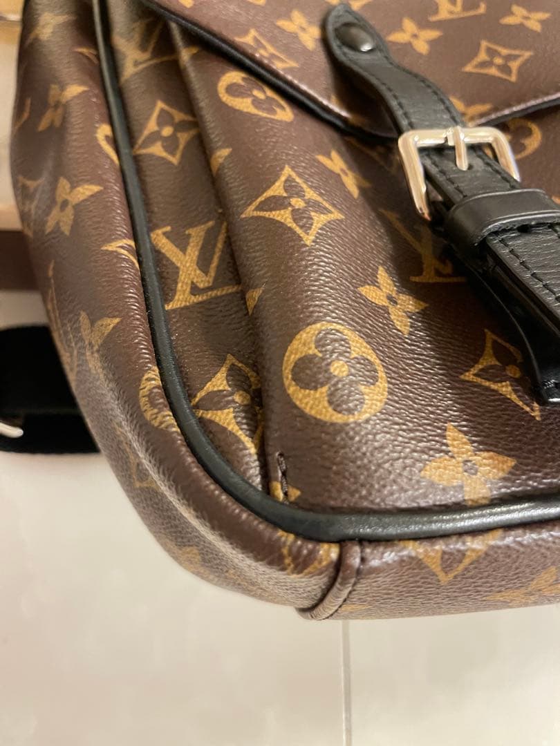 Louis Vuittonモノグラムメッセンジャ クリストファーアストロン