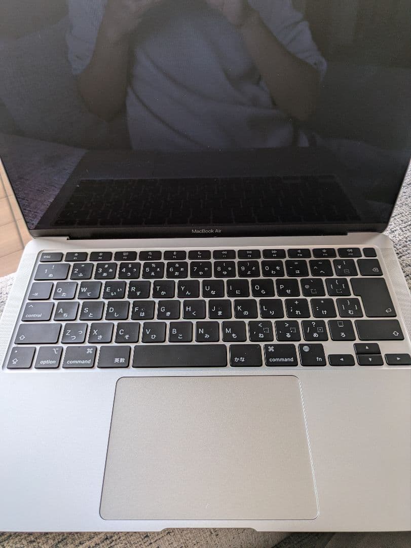 Apple M1チップ搭載13インチMacBook air シルバー 薄型