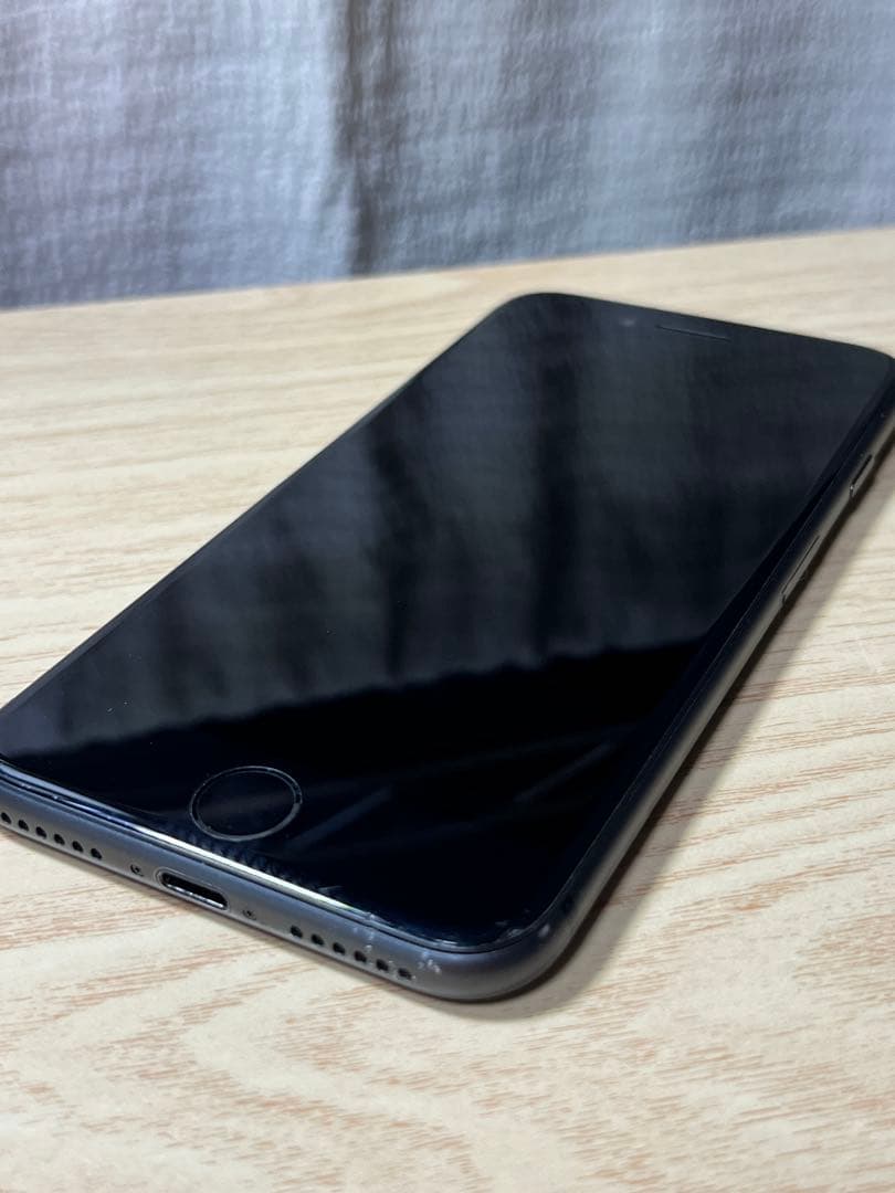 ♫ Apple iPhone 8 スペースグレー