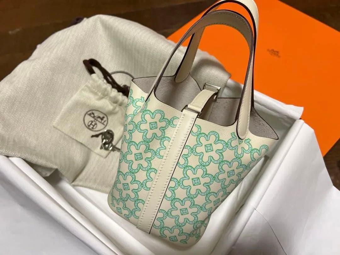 HERMES エルメス　ピコタンロック ミクロ　ラッキーデイジー