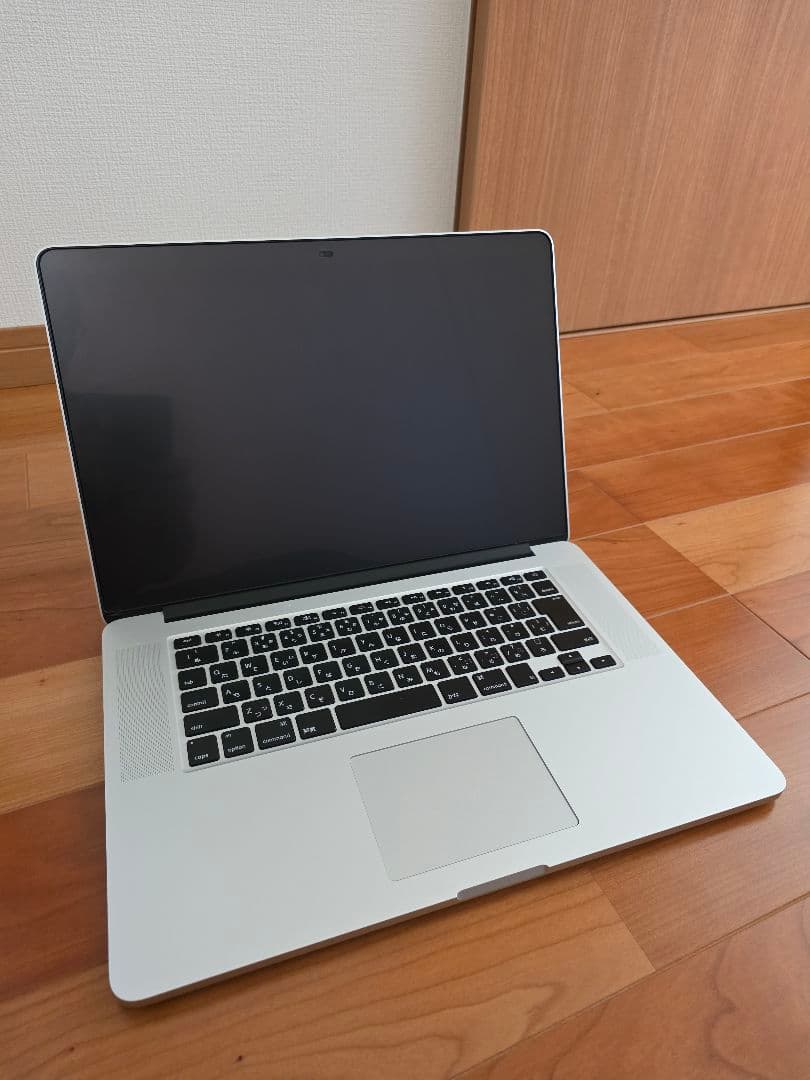 t*0様 Apple MacBook Pro シルバー