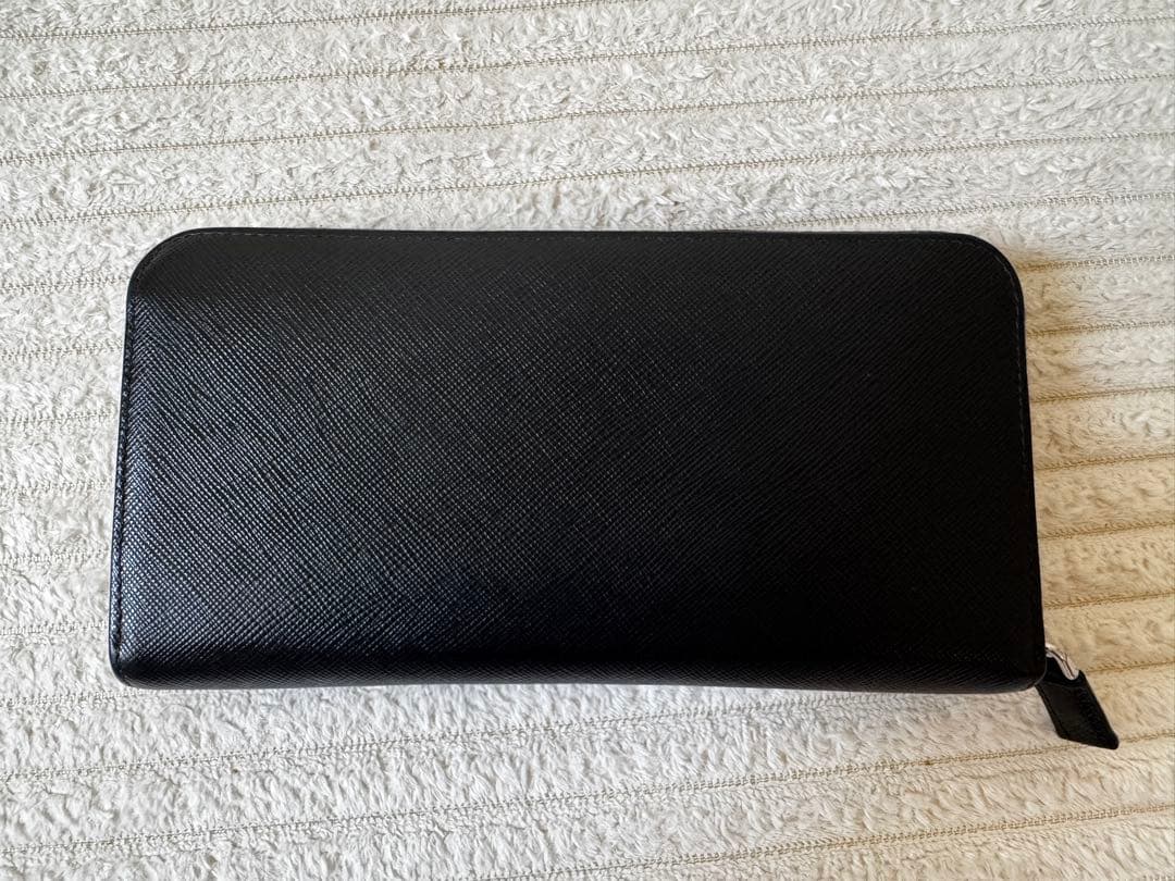 【、】PRADA プラダ サフィアーノトライアングル レザー【中古】