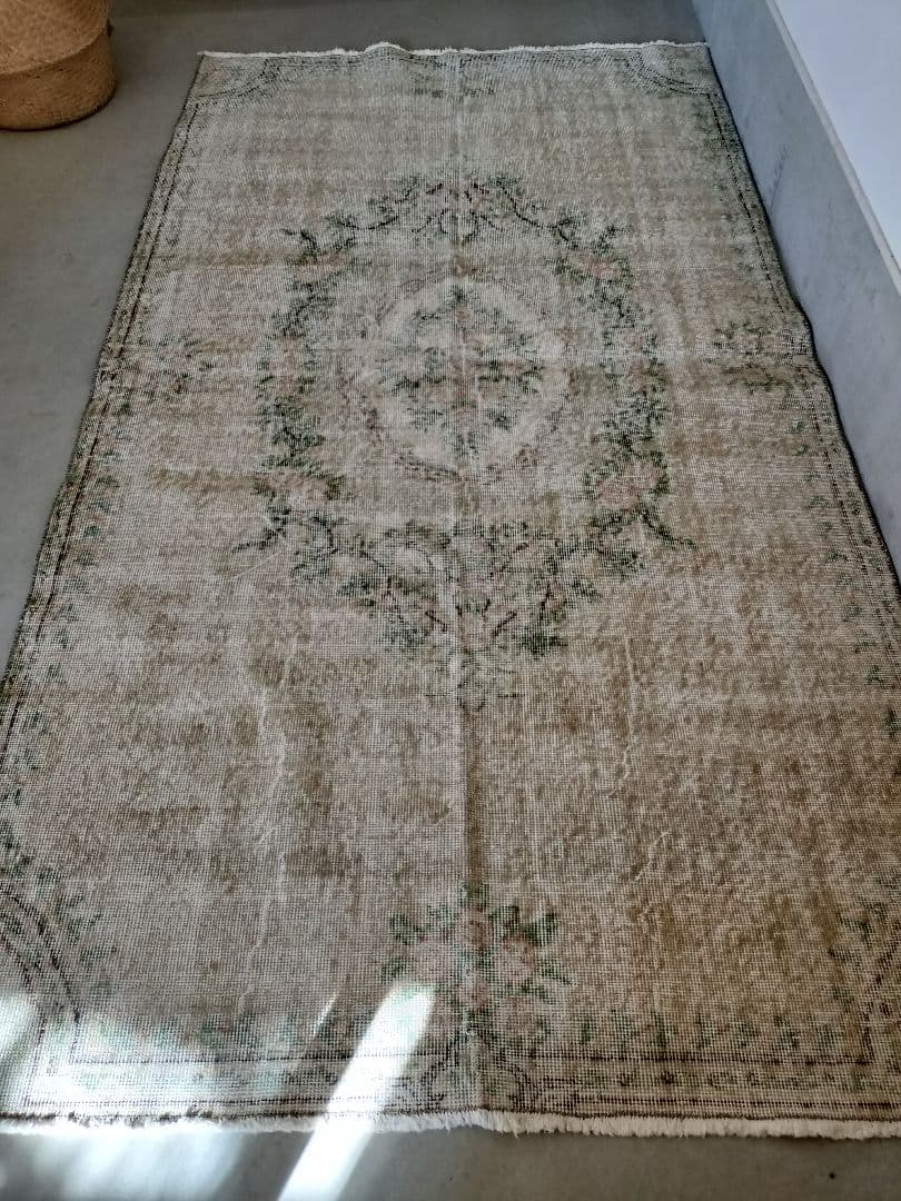 大判/ベージュベース淡いくすみピンクのローズガーデンラグ　No.739