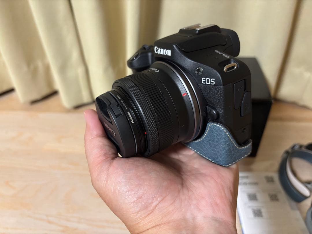 Canon EOS R100 ミラーレス一眼