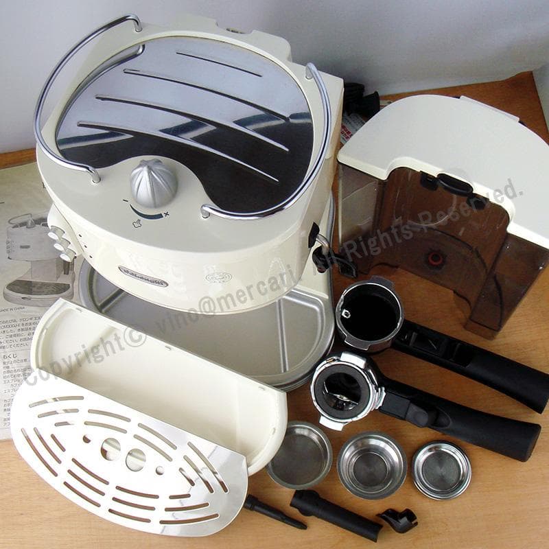 美品 デロンギ エスプレッソ・カプチーノメーカー ECM300J-E クリーム