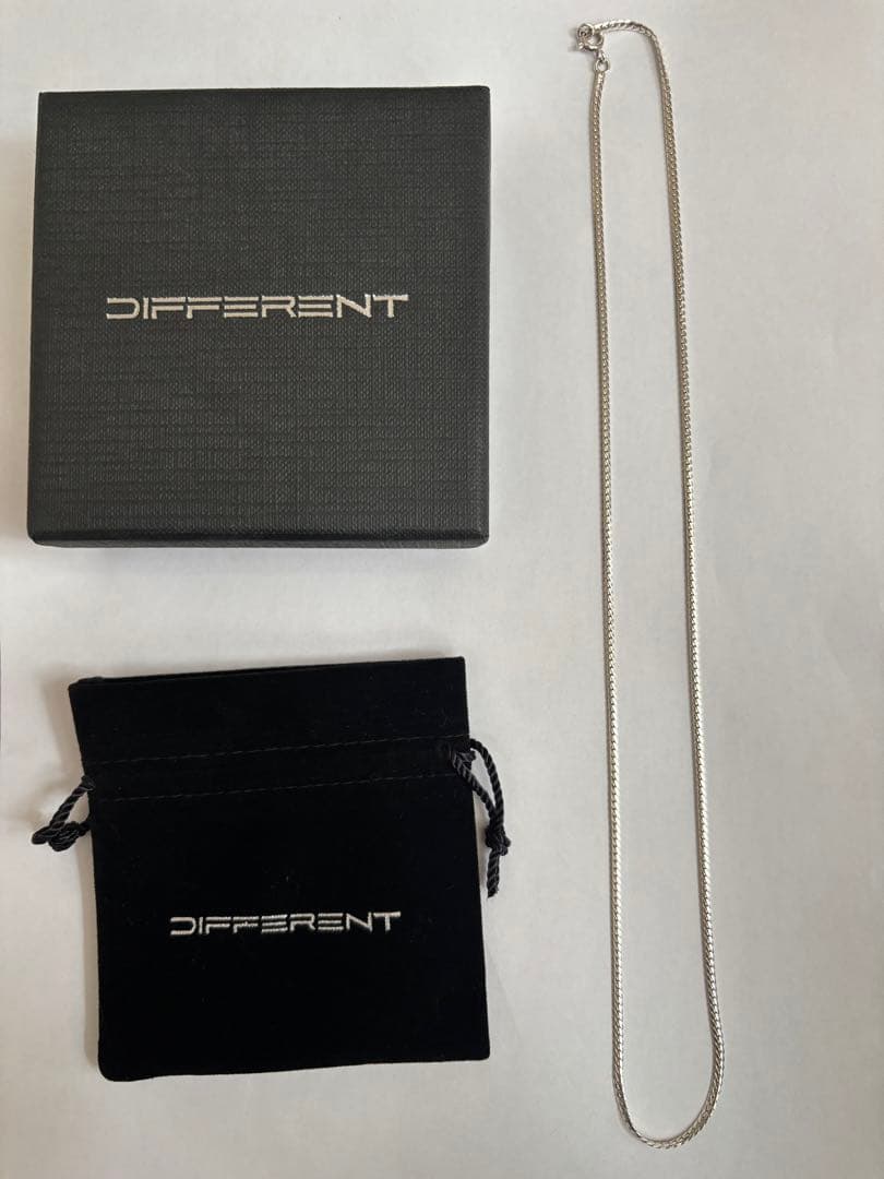 DIFFERENT シルバー ネックレス 53cm