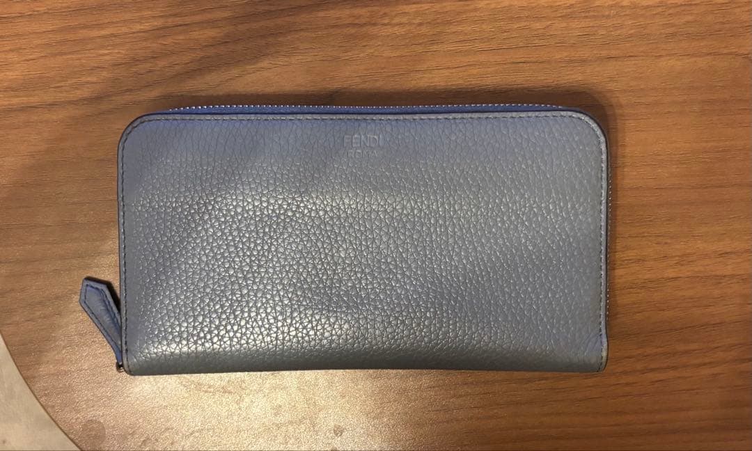 FENDI ピーカブー長財布