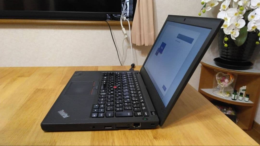 Lenovo ThinkPad X260　6世代 i5　8GB　SSD256