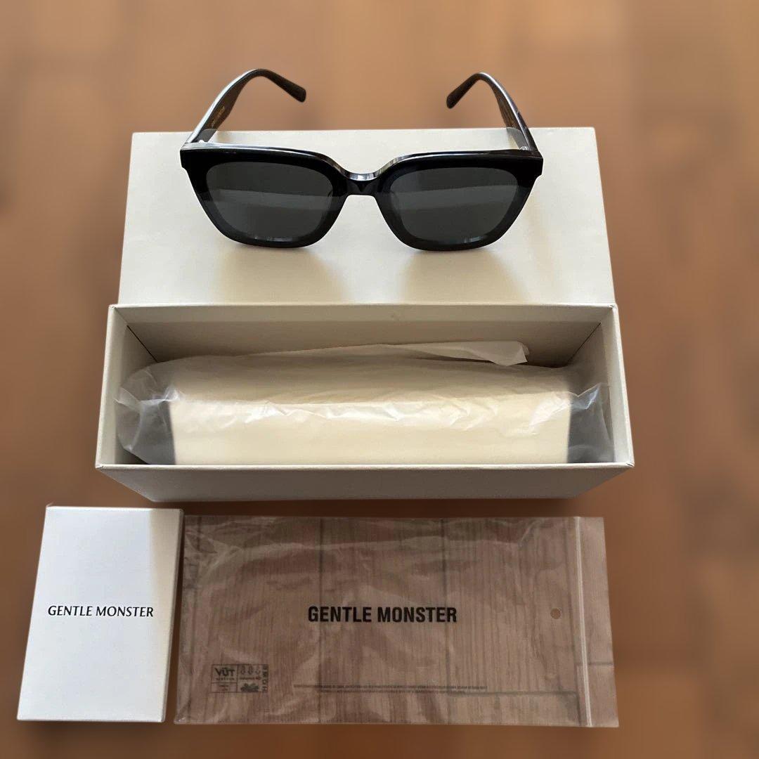 GENTLE MONSTER MONDO ブラックサングラス