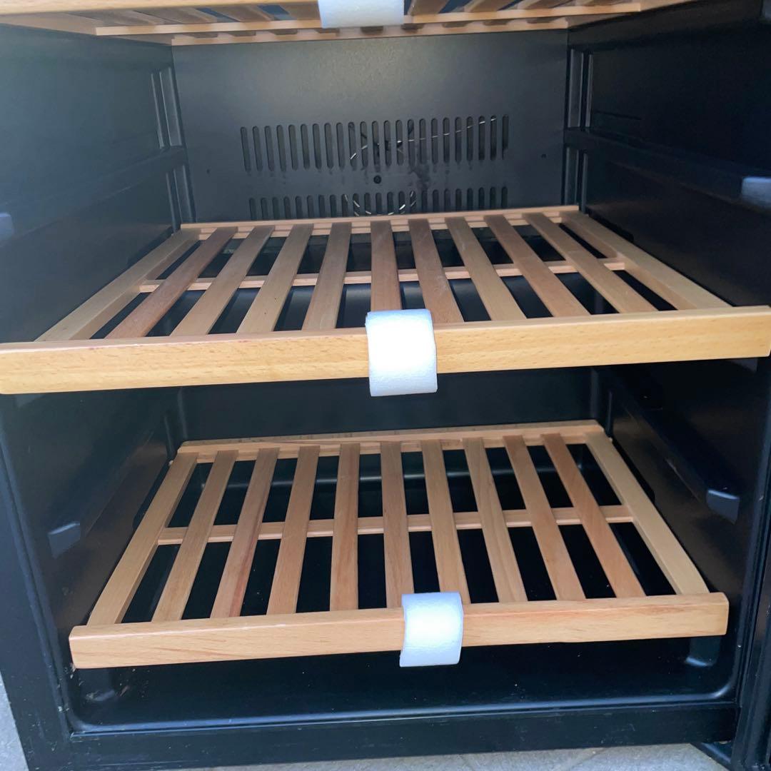 【茨城】ワインクーラー　ワインセラー 2重ガラス扉 4段棚　冷蔵庫