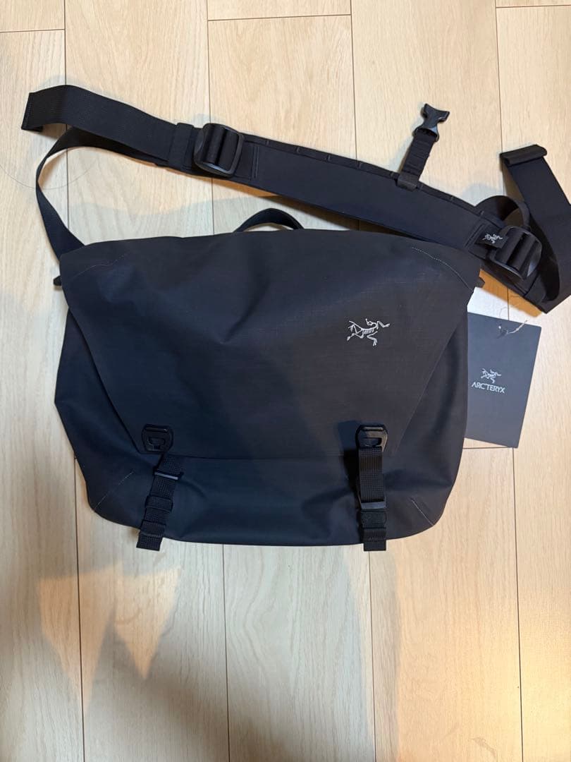 Arc'teryx メッセンジャーバッグ ブラック