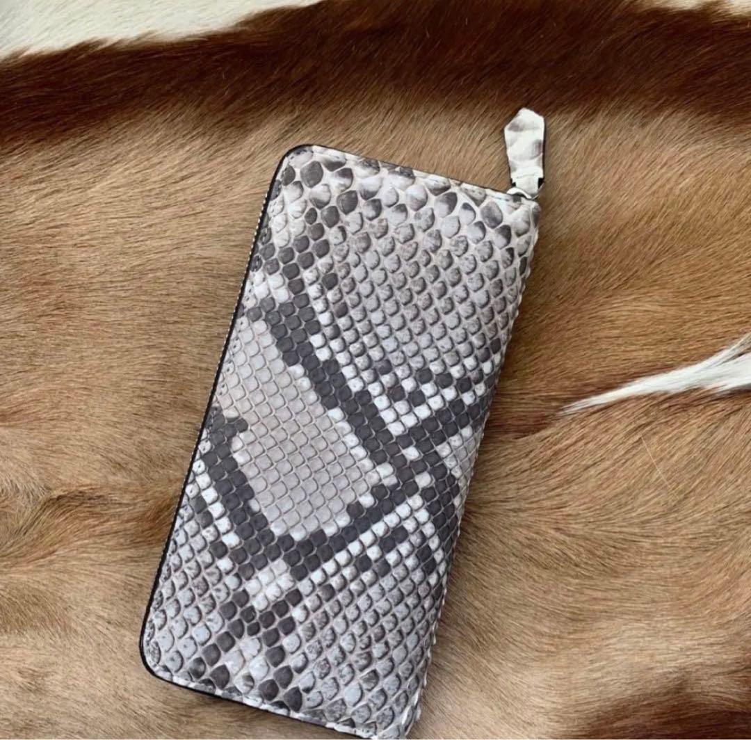 お洒落なパイソン 長財布