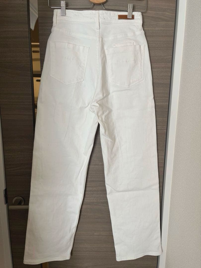 YANUK ヤヌーク ホワイト ストレートデニム