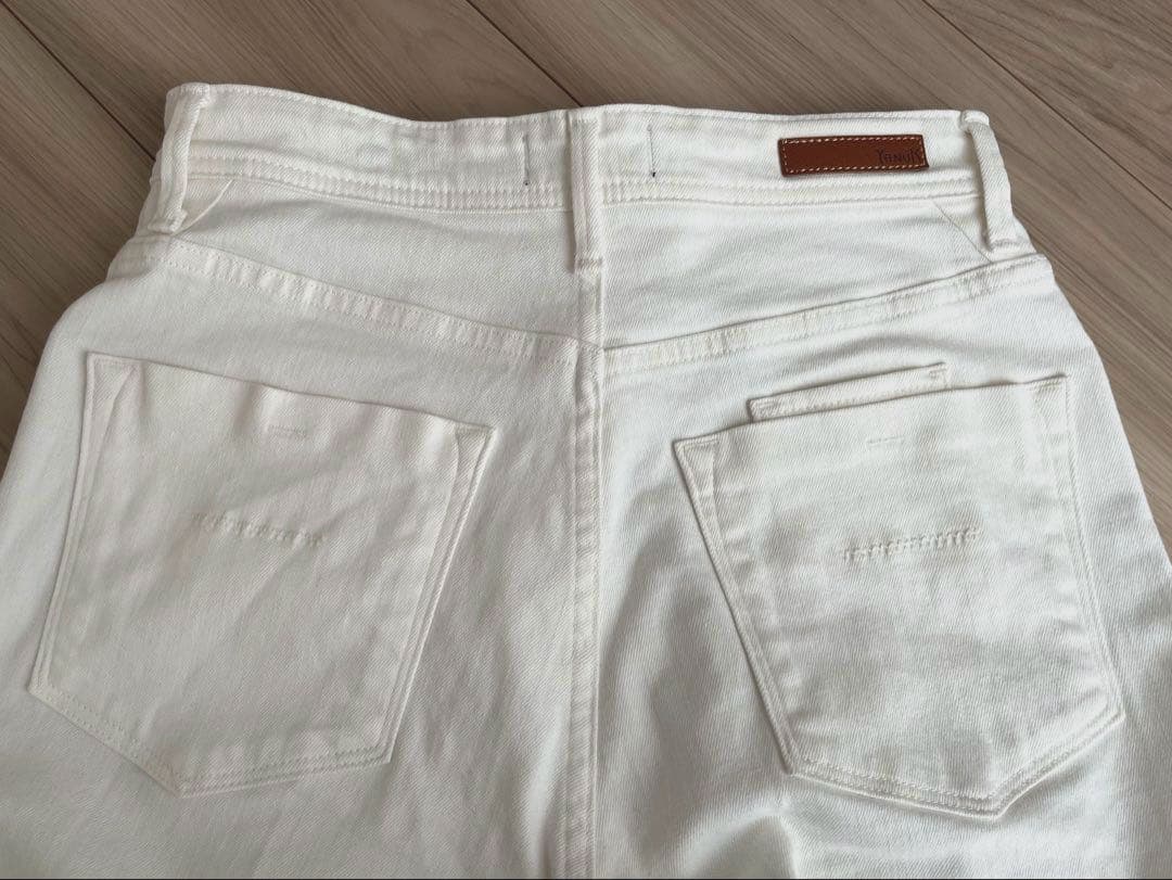 YANUK ヤヌーク ホワイト ストレートデニム