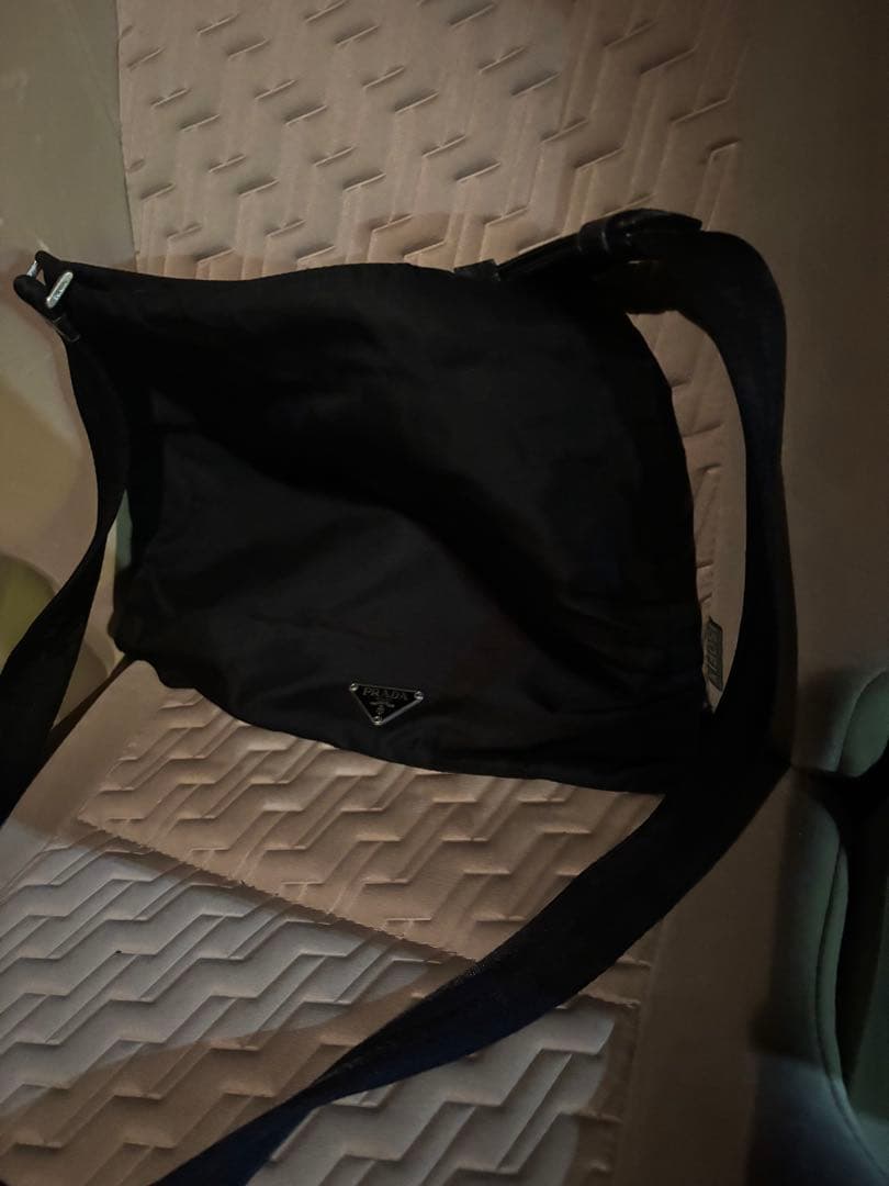 プラダ PRADAブラック ナイロン ショルダーバッグ美品