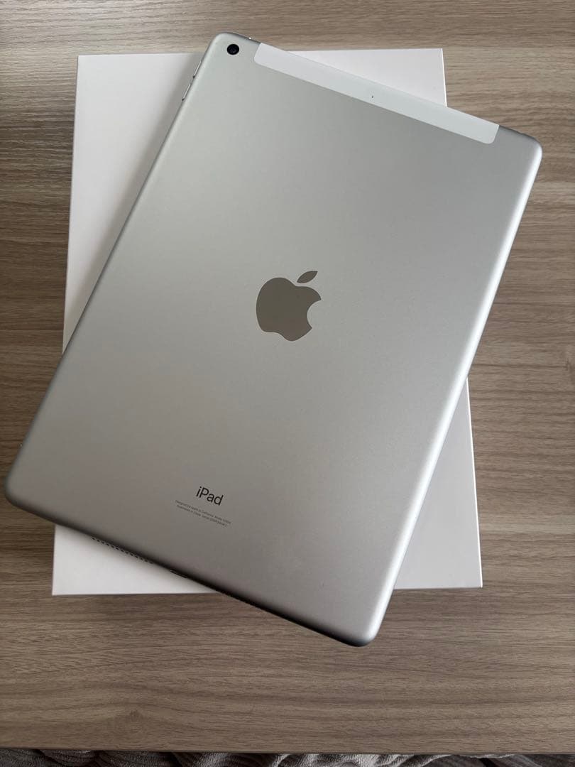 iPad 第9世代 64GB SIMフリー　ほぼ未使用に近い　3点セット