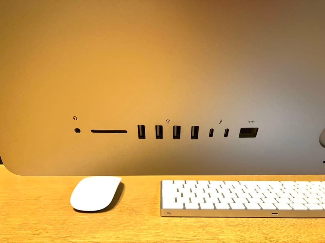 Apple iMac Retina 4K 21.5インチ 2017年モデル