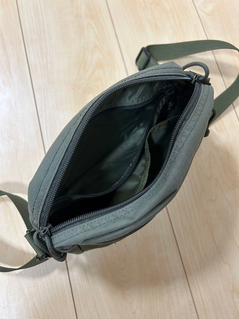 BRIEFING ショルダーバッグ オリーブ