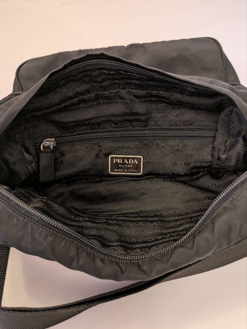 PRADA スポーツ ブラック ショルダーバッグ