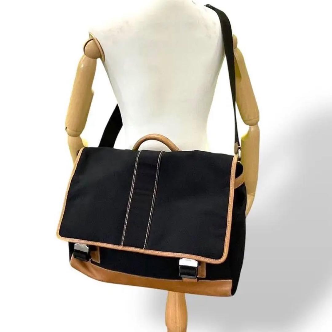 極美品　希少モデル　コーチ　メッセンジャーバッグ　キャンバス　レザー　黒