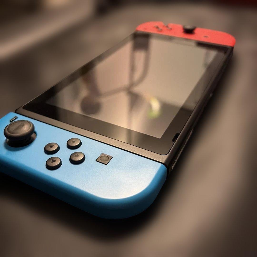 任天堂スイッチ Nintendo Switch本体ネオンカラー、付属品完備！