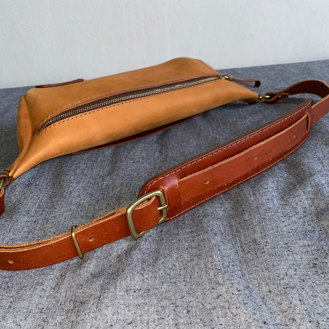 HERZ ヘルツ　立体マチ・ボディバッグ　F-5