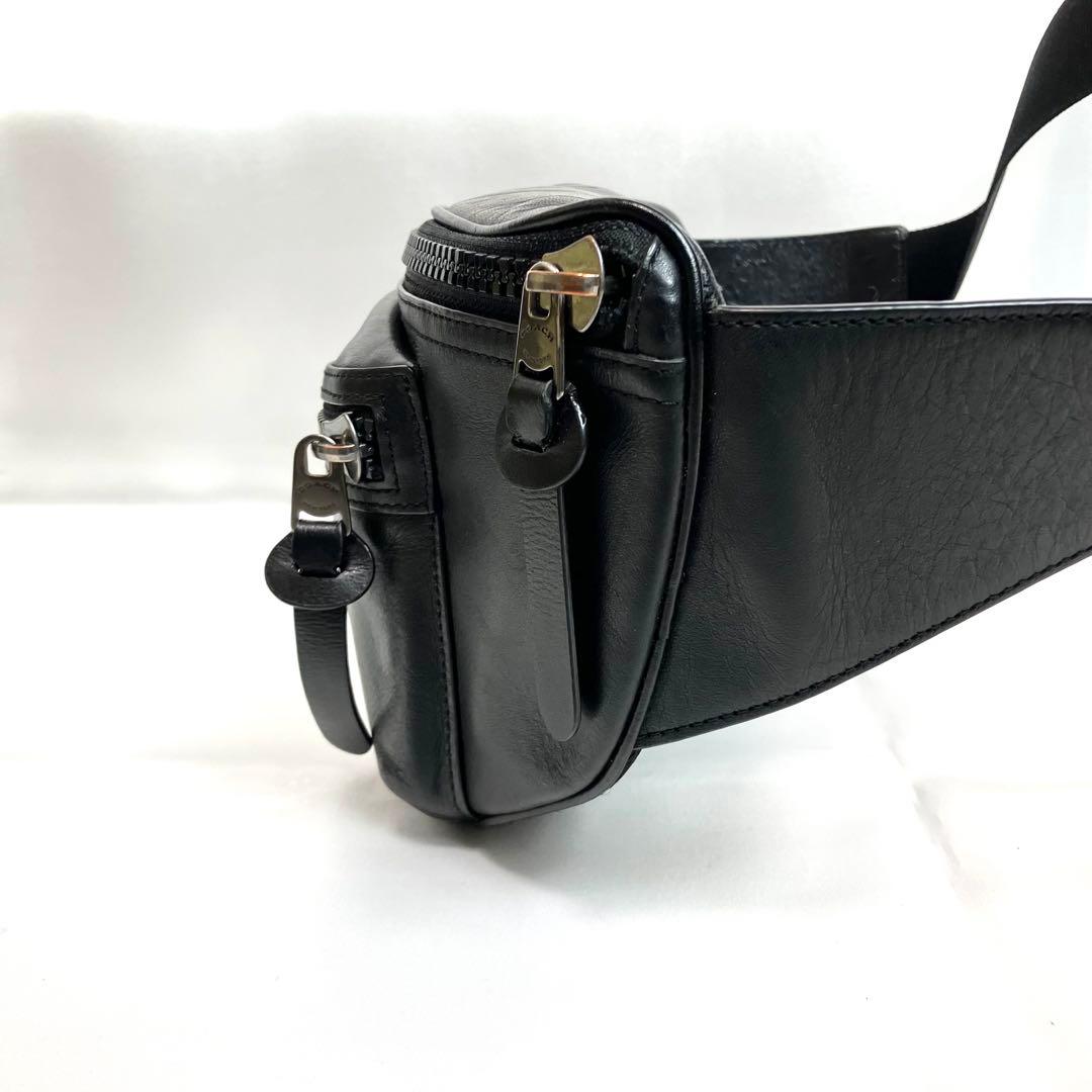 【美品】コーチ　ウエストバッグ　オールレザー　ロゴ　チャーム　ブラック