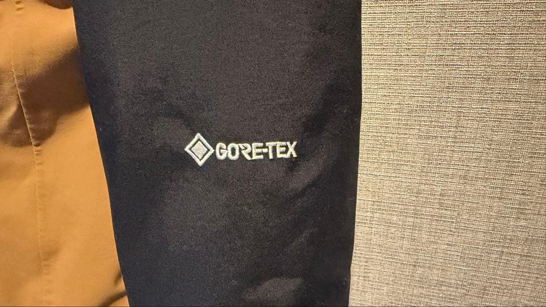 マウンテンライトジャケット