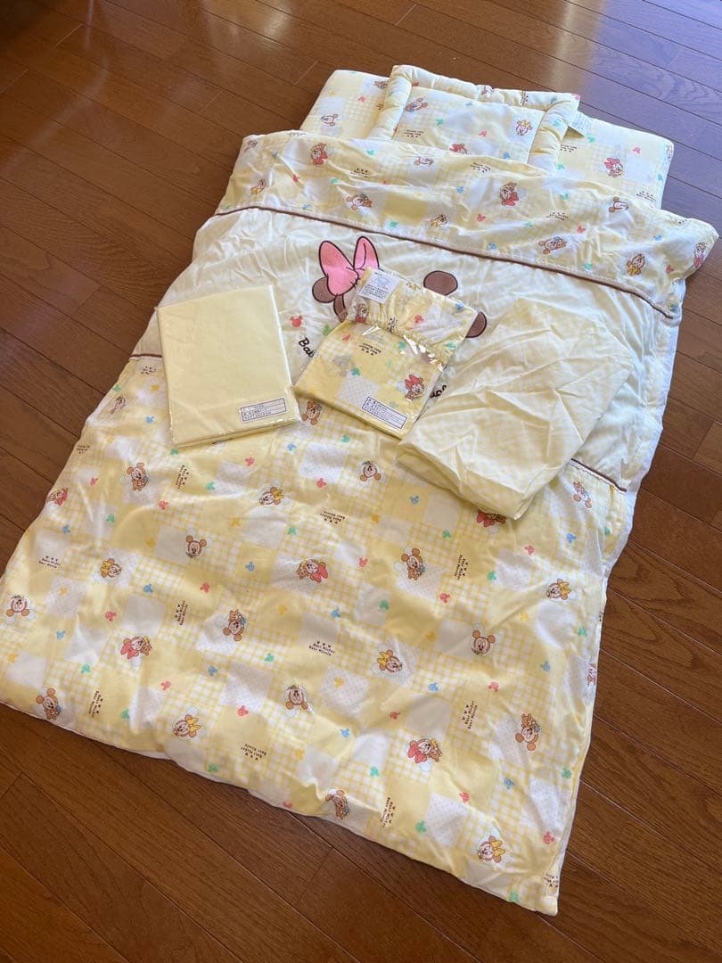 ベビーベッド ミッキーマウス柄　お布団とセット