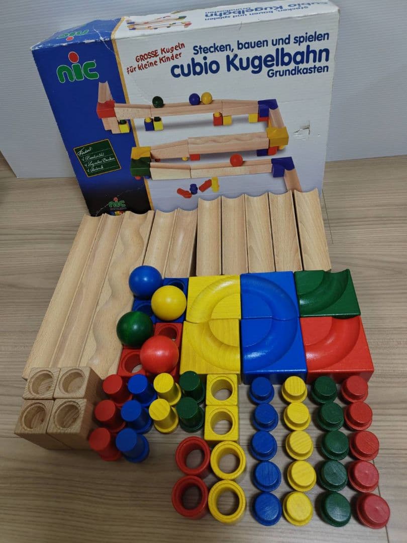 nic cubio Kugelbahn 知育玩具