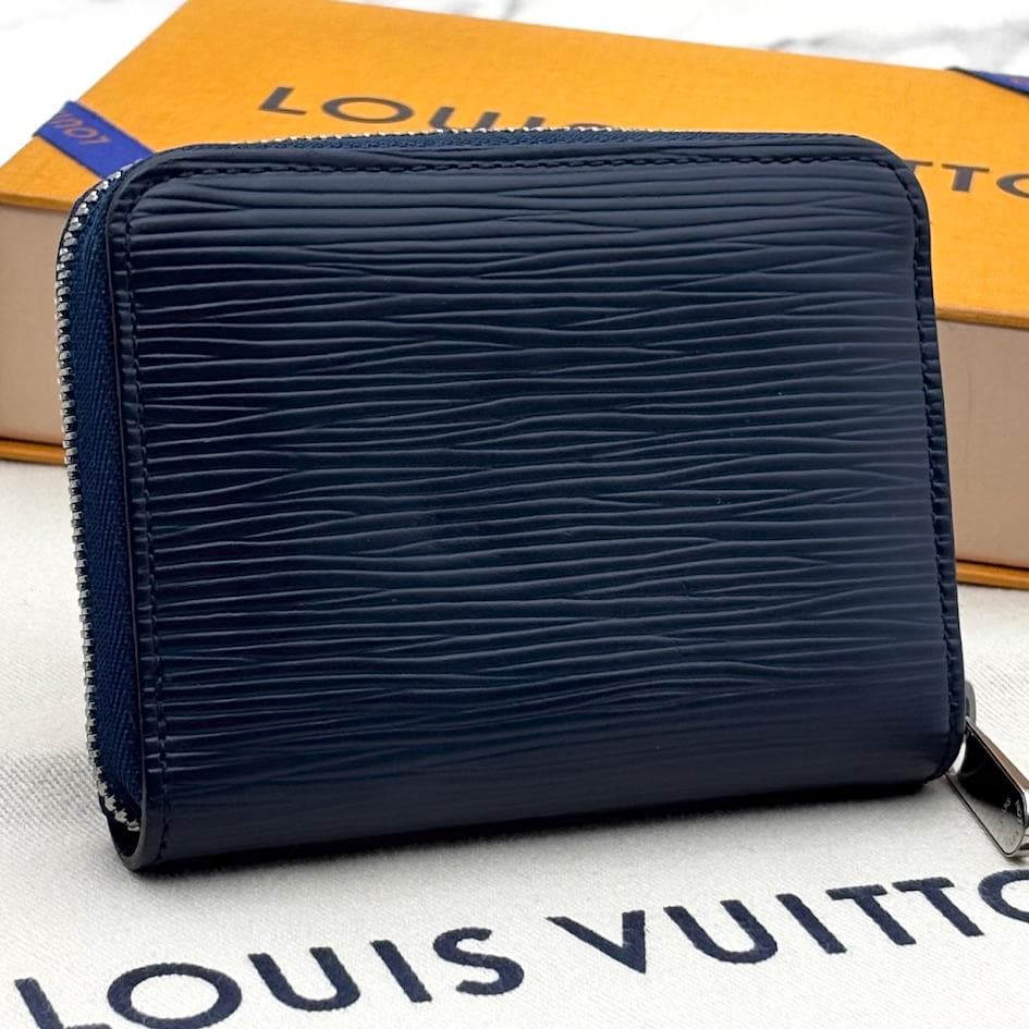 【極美品】ルイヴィトン　エピ　ジッピーパース 　ネイビー