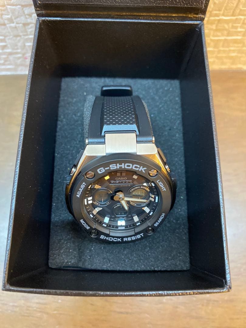 【極美品】CASIO G-SHOCK　GST-W300-1AJF 電波ソーラー