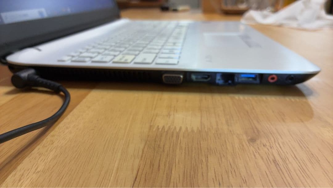 vaio VJPH11C11N I3-7100H SSD128GB メモリ8GB