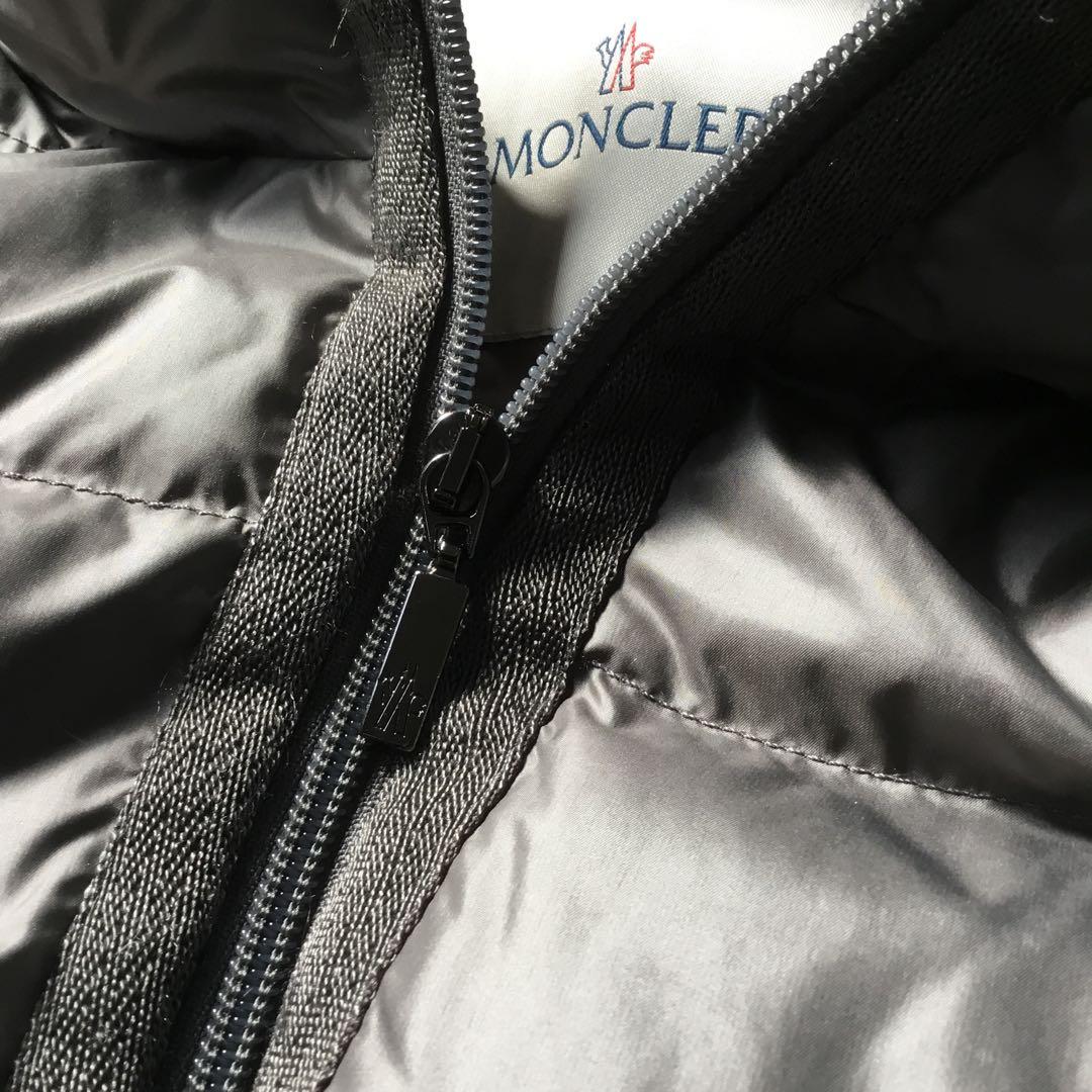 MONCLER グレー ダウンジャケット ウエストベルト付き