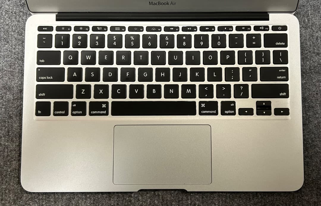 y.MacBook Air 2015 1.6Ghz 128Gb USキー