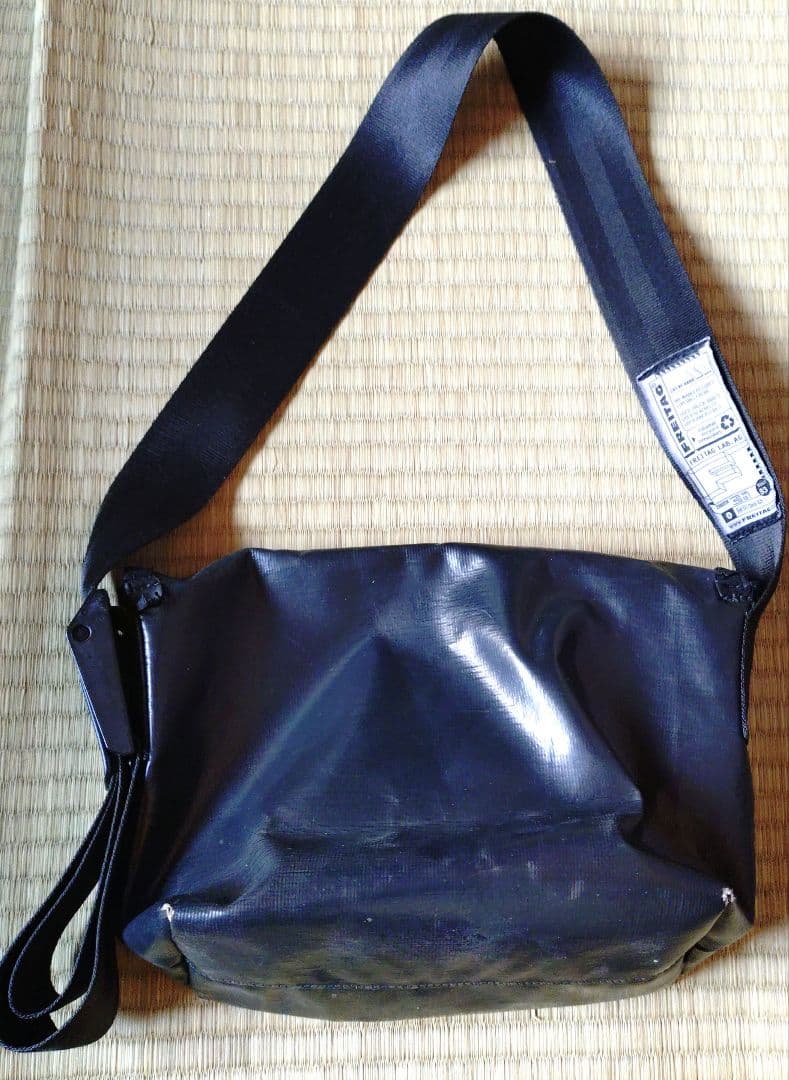 FREITAG 黒 メッセンジャーバッグ