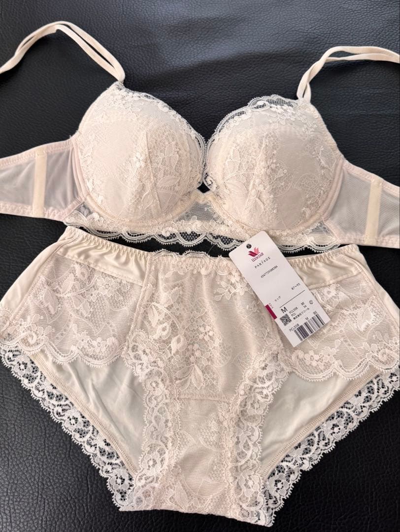 ☆ PARFAGE パルファージュ☆D65 新品　貴重サイズ　豪華上下セット　白