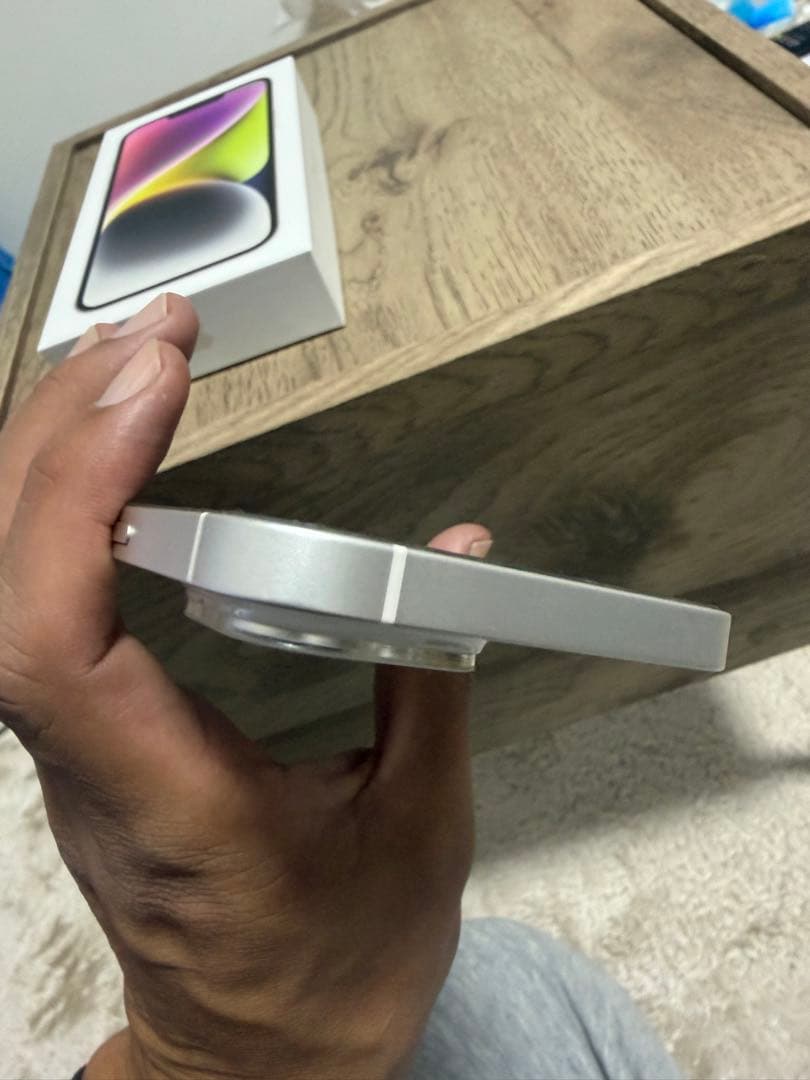 Apple iPhone 14 ホワイト 本体 箱付き　美品