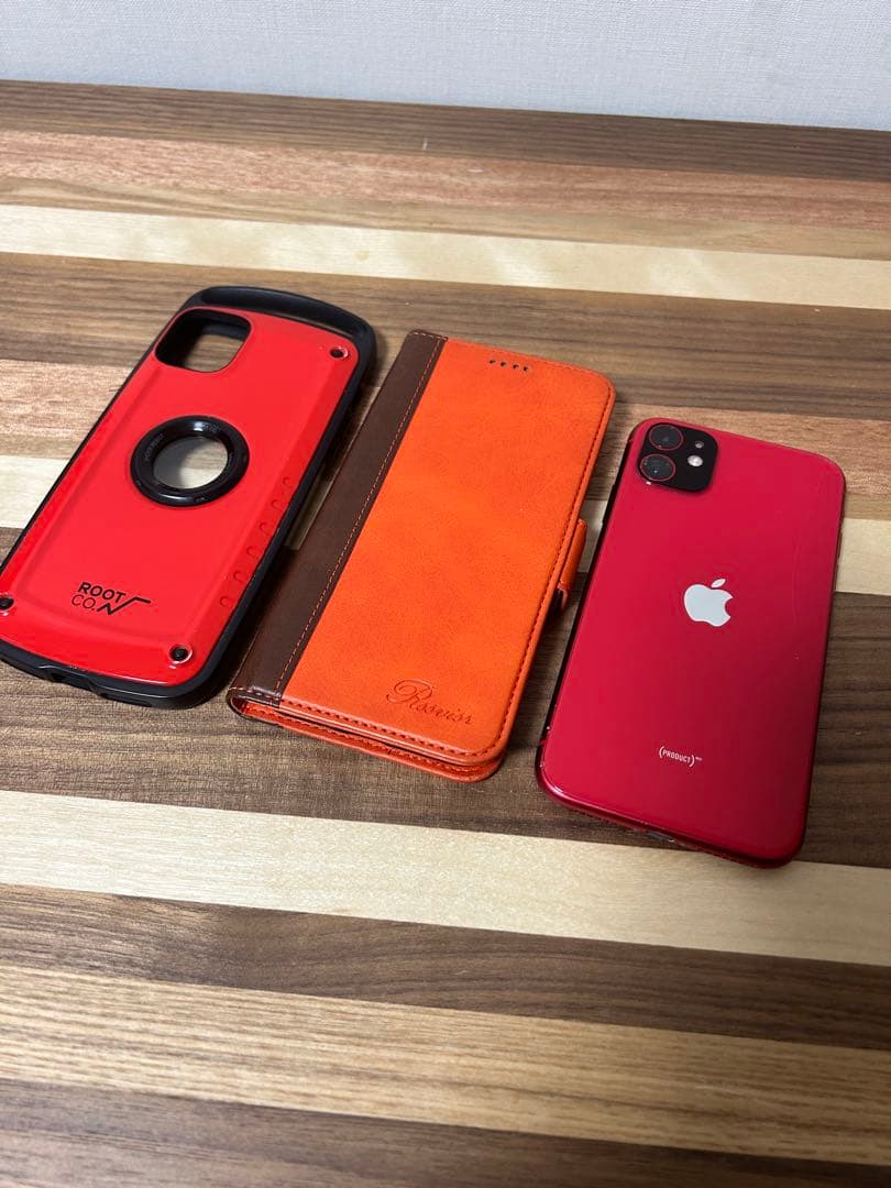 最終値下げ。iPhone11 本体 64GB レッド ドコモ オマケ付き