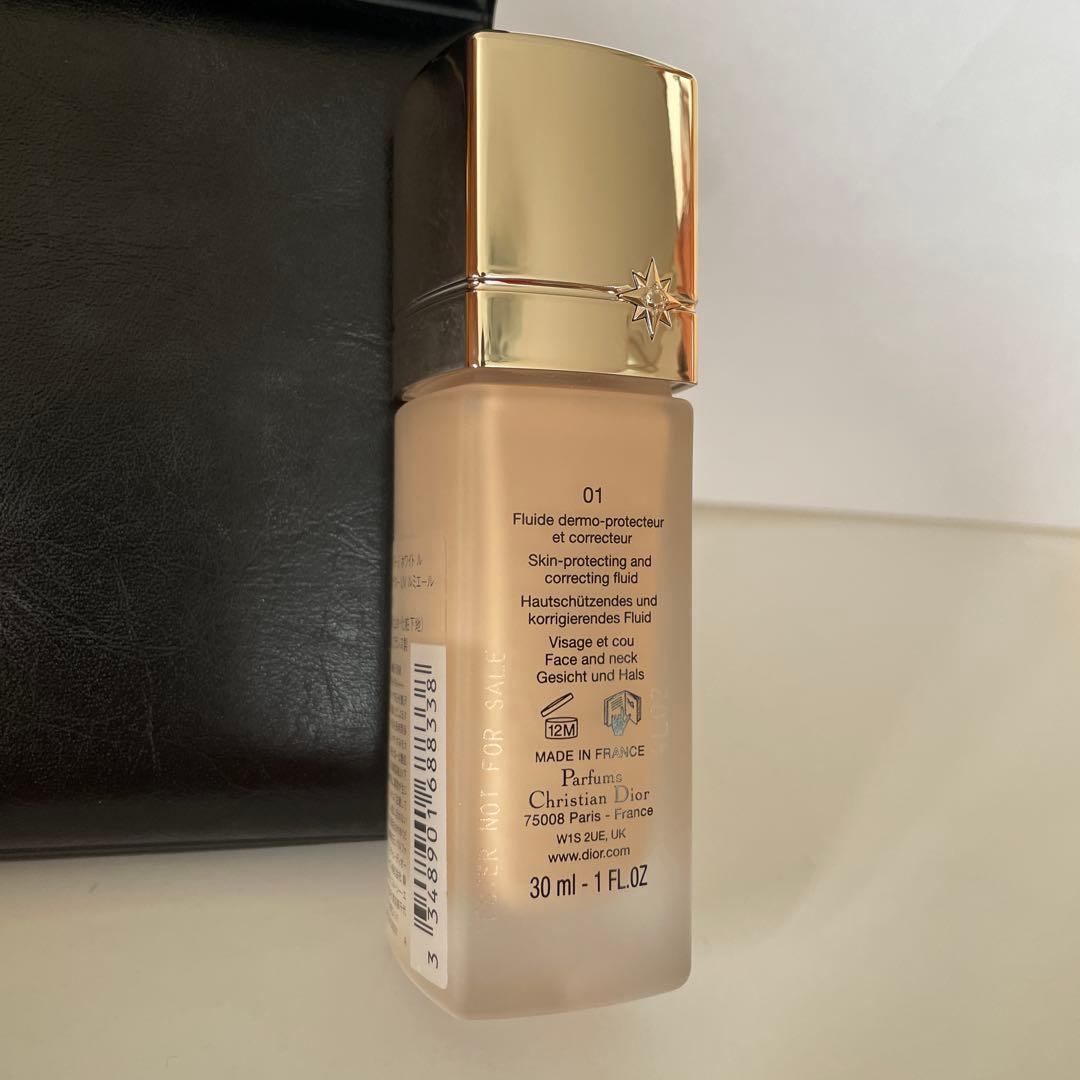 Dior プレステージ　ホワイトル　プロテクターUVルミエール　BB 01