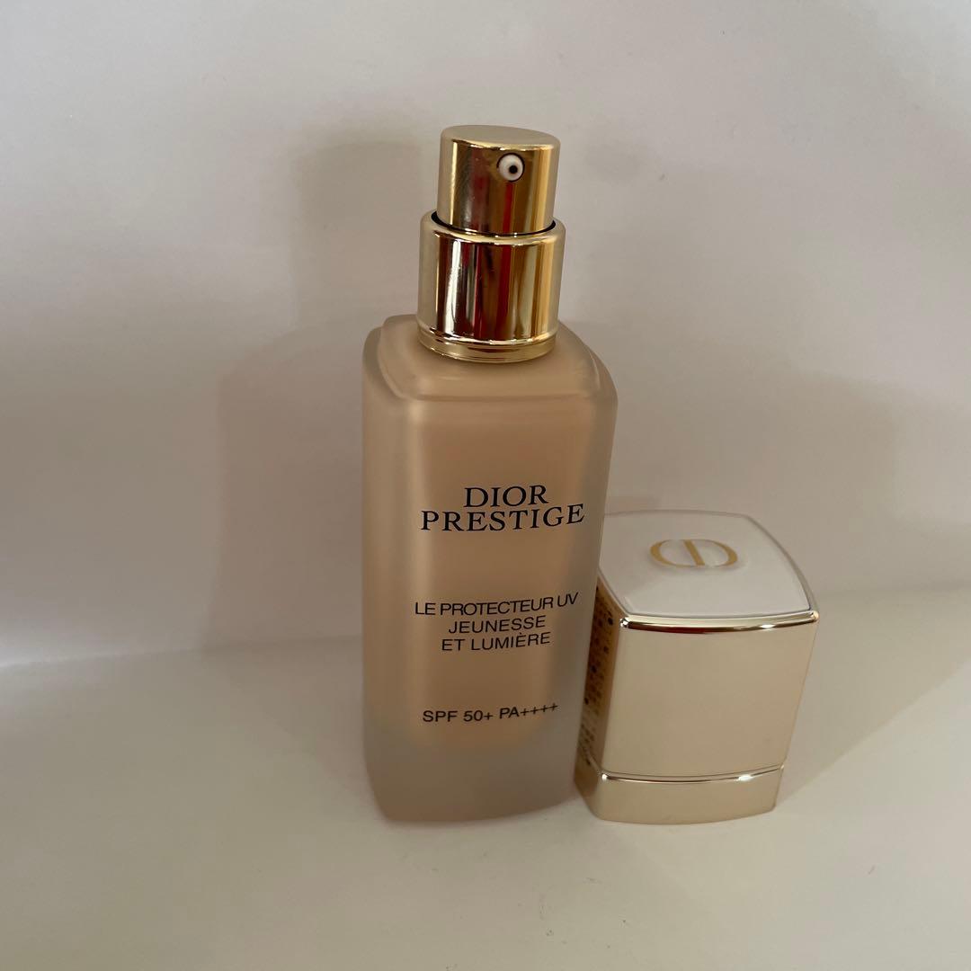 Dior プレステージ　ホワイトル　プロテクターUVルミエール　BB 01