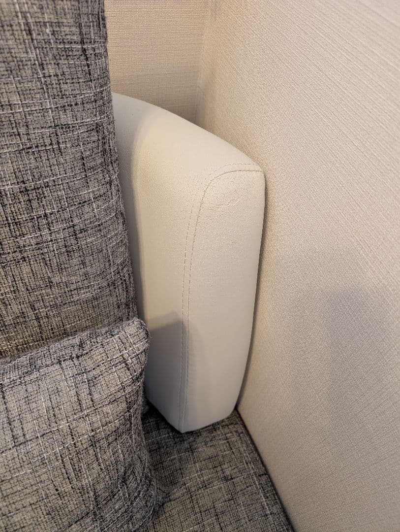 【12/4まで】Armonia　グレー カウチソファ 背もたれクッション付き