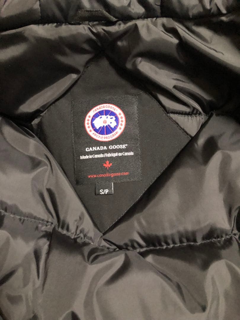 メンズダウンジャケット　ブラック カナダグースSサイズ